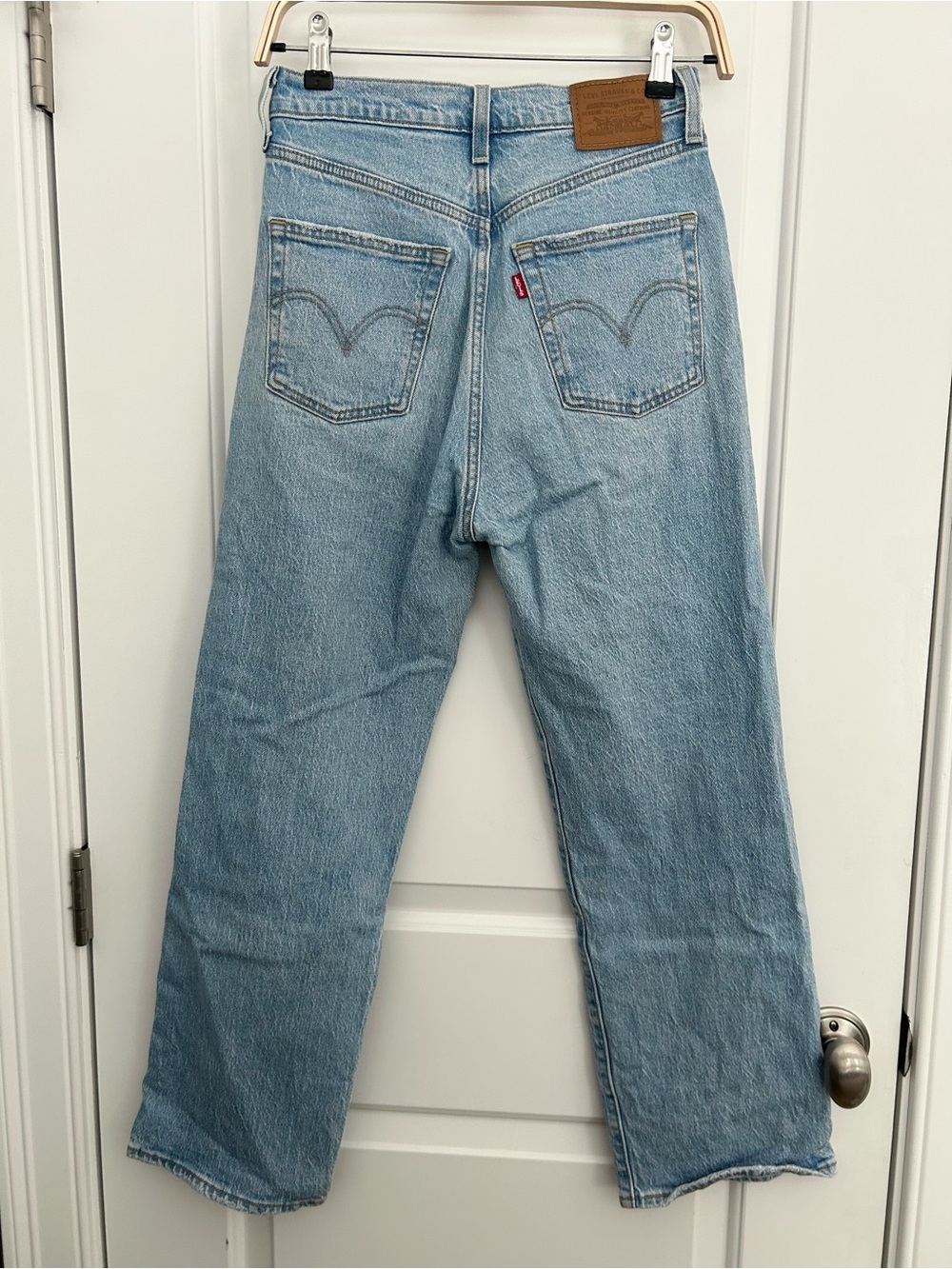 Levi’s Ribcage Straight Ankle Jeans - Picture 5 of 5